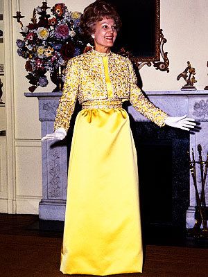 потупване Nixon, Karen Stark for Harvey Berin, 1969, Inaugural Gown