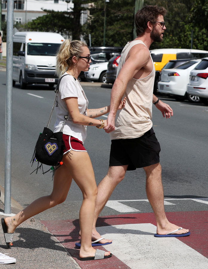 Miley Cyrus and Liam Hemsworth in Australia - Embed