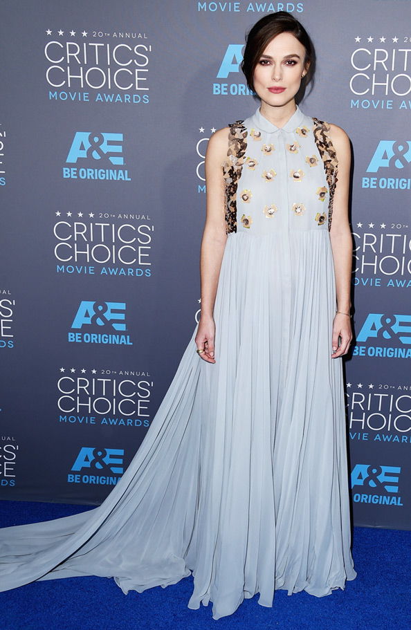 Кийра Knightley's baby bump at the 2015 Critics' Choice Movie Awards