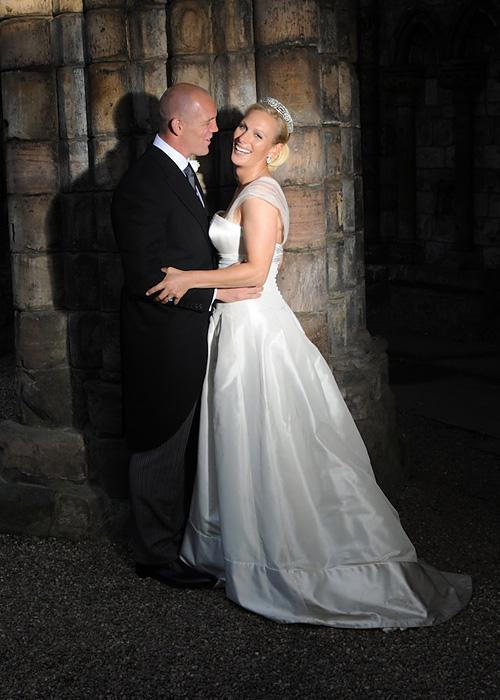 Знаменитост Wedding Photos - Zara Phillips and Mike Tindall