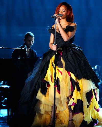 Риана - Adam Levine - Grammy Performances