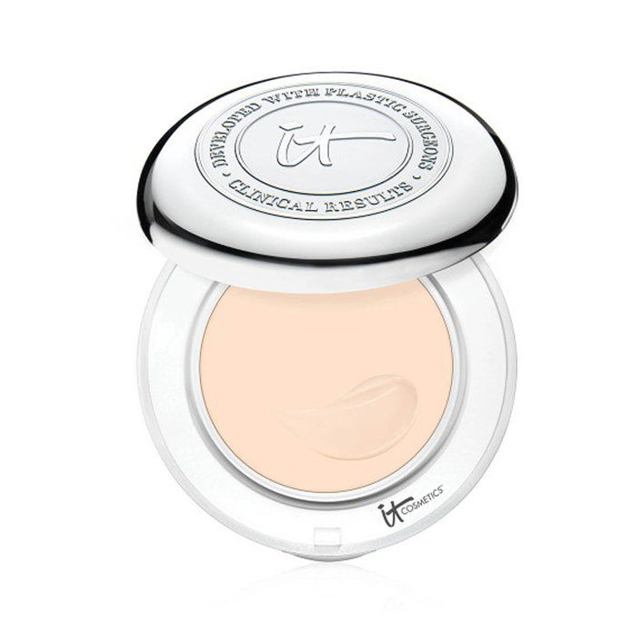 ТО Cosmetics Confidence in a Compact Solid Serum Foundation