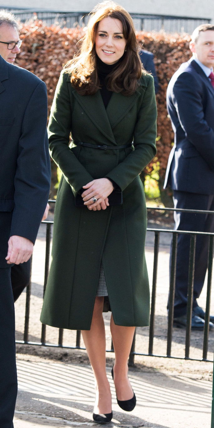 Катрин, Duchess of Cambridge, Royal Patron of Place2Be, visits St Catherine's Primary School on February 24, 2016 in Edinburgh, Scotland. 
