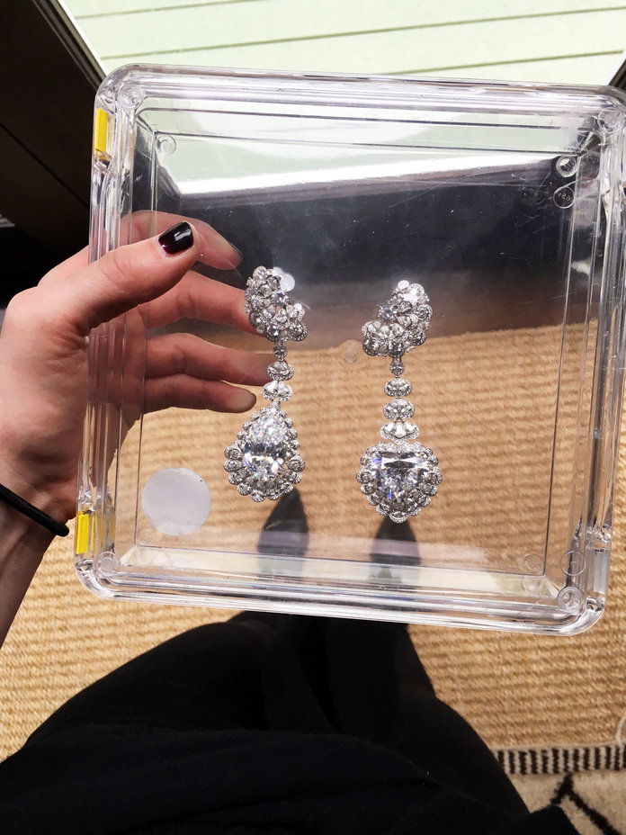 Чарлийз Theron’s Chopard diamond earrings.