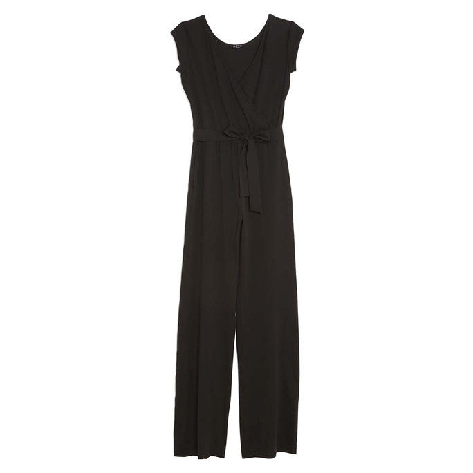 Най- Chicest Alternative to a Formal Gown or LBD—a Jumpsuit 