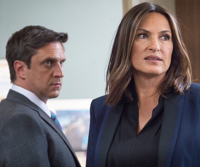 Кога she went for a dramatic center part with some body to it—and Assistant District Attorney Rafael Barba couldn't look away.