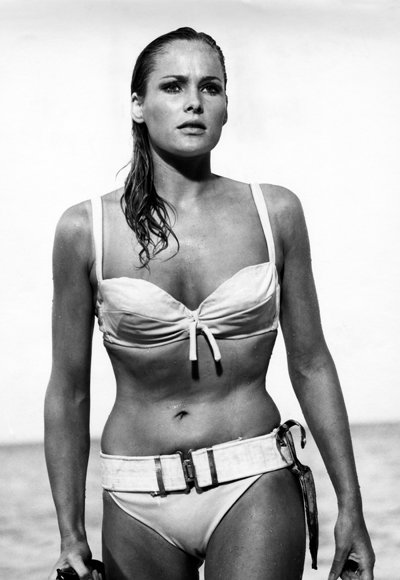 портретен Swimsuits - Ursula Andress