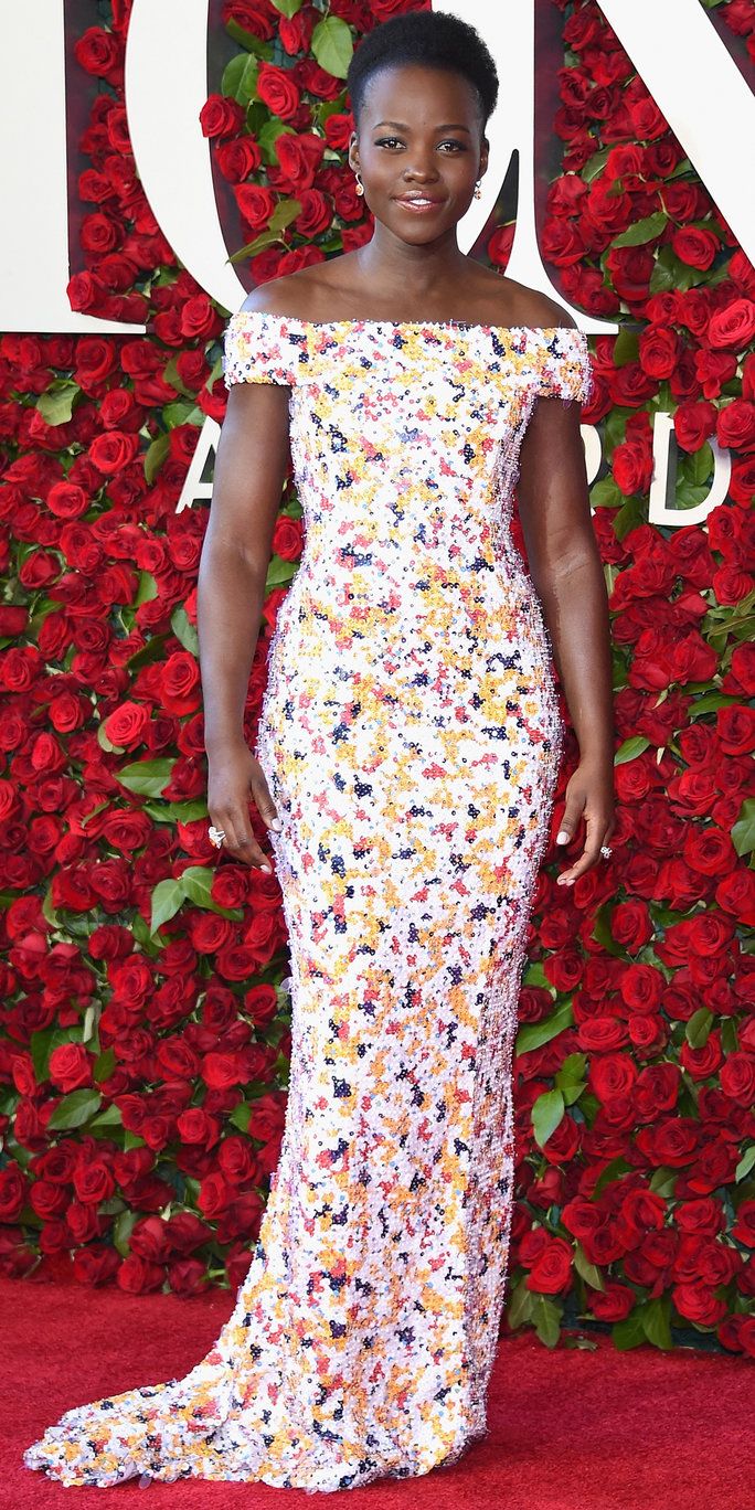  Lupita Nyong'o attends the 70th Annual Tony Awards at The Beacon Theatre on June 12, 2016 in New York City. 