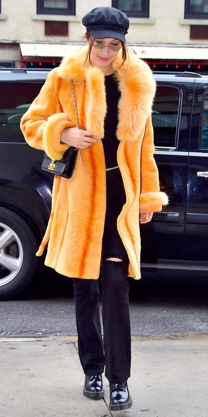 обагрени Fur Coats