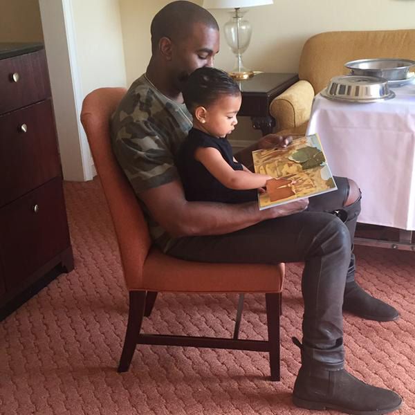 Κιμ Kardashian posts a picture to Twitter of Kayne and North for Father's Day