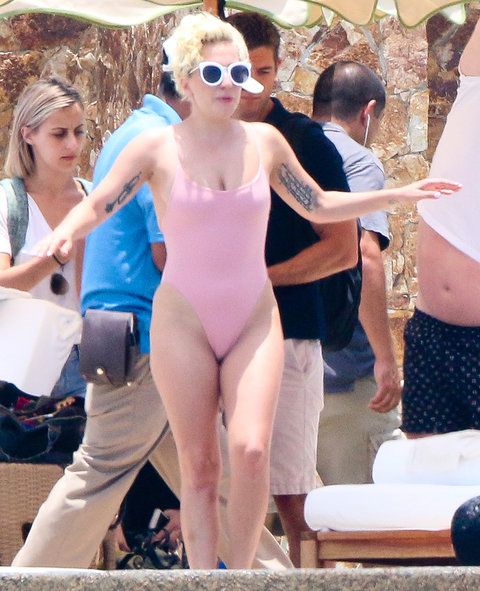 Изключителен... 52125332 Singer Lady Gaga relaxes by the pool with her mom and friends at a resort in Los Cabos, Mexico on July 16, 2016. She showed off her bikini ready body and took a quick dip in the pool to cool off. ***NO USE W/O PRIOR AGREEMENT - CALL