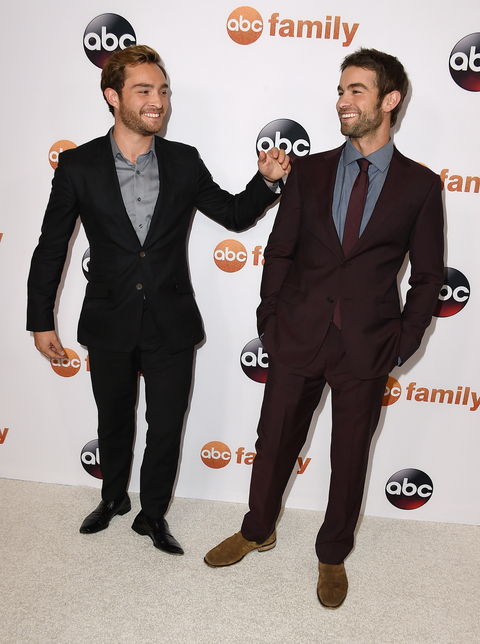 Актьори Ed Westwick (L) and Chace Crawford attend Disney ABC Television Group's 2015 TCA Summer Press Tour at the Beverly Hilton Hotel on August 4, 2015 in Beverly Hills, California. 