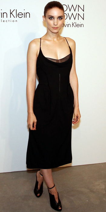 Ρούνεϊ Mara in Calvin Klein Collection