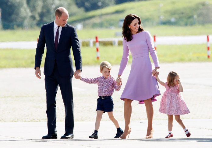 Най- Royal Family Matching Outfits