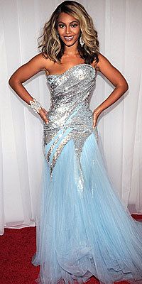 Κάλυμμα Exclusives, Beyonce's Greatest Red-Carpet Looks, 2008 Grammy Awards