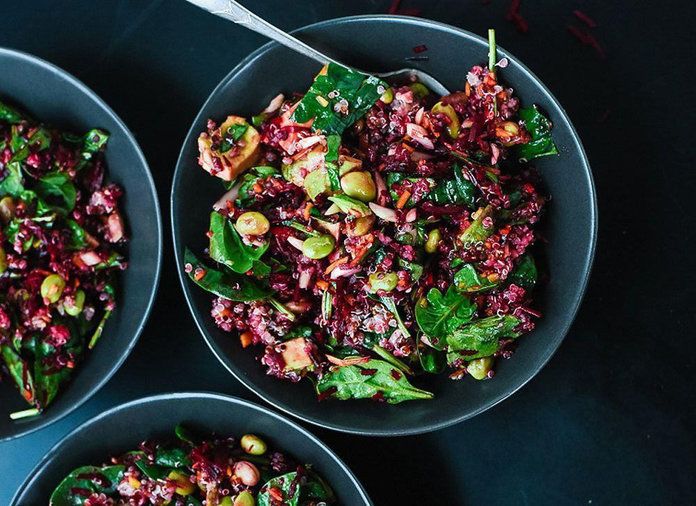 Цветен Beet Salad with Carrot, Quinoa, and Spinach 