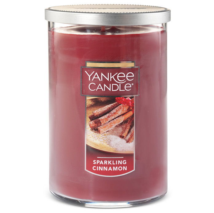 янки Candle in Sparkling Cinnamon