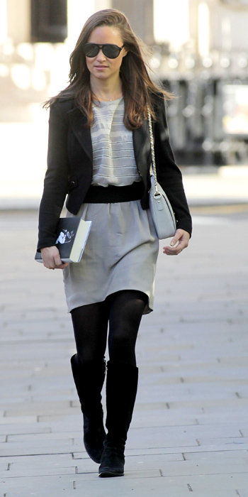 Pippa Best Outfits - grey Lamb 1887 purse