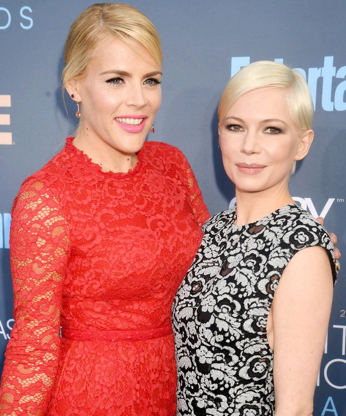 Зает Philipps and Michelle Williams
