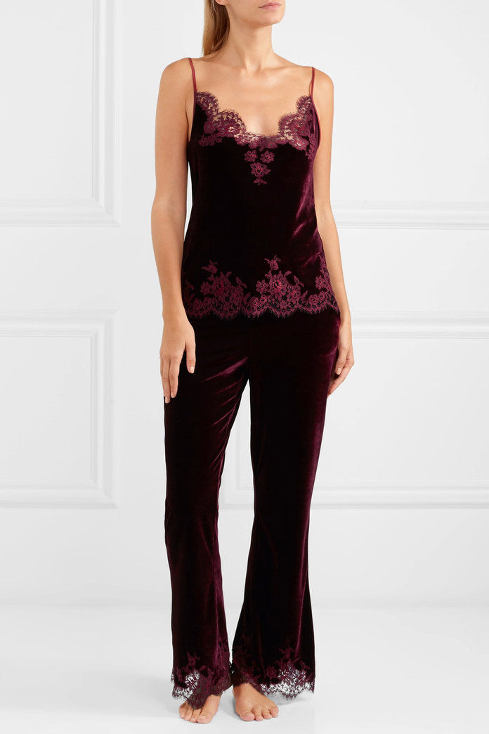 ДОКУМЕНТ ЗА САМОЛИЧНОСТ. Sarrieri Rose Imperial Chantilly lace and satin-trimmed velvet pajama pants