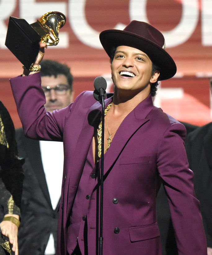 LOS ANGELES, CA - FEBRUARY 15: Bruno Mars accepts award onstage during The 58th GRAMMY Awards at Staples Center on February 15, 2016 in Los Angeles, California. (Photo by Kevin Mazur/WireImage)