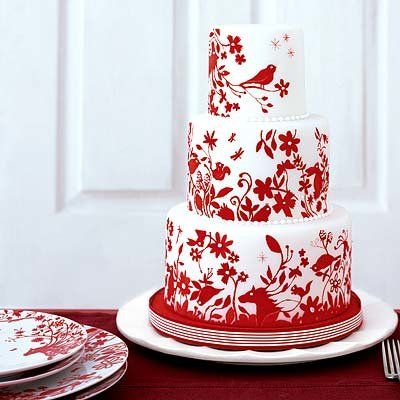 червен and white wedding cake
