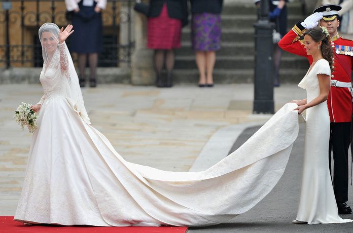 царски Wedding - Wedding Guests And Party Make Their Way To Westminster Abbey