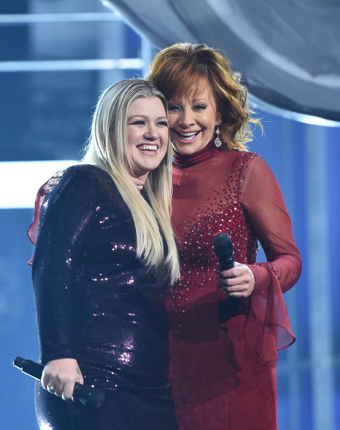 Рева McEntire and Kelly Clarkson lead